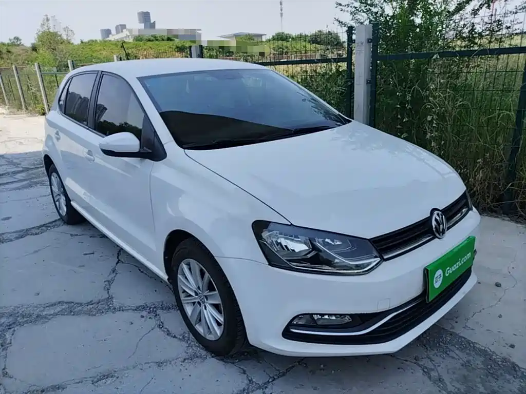 Volkswagen Polo 2014 1.4L Automatic Comfort Edition фото 4