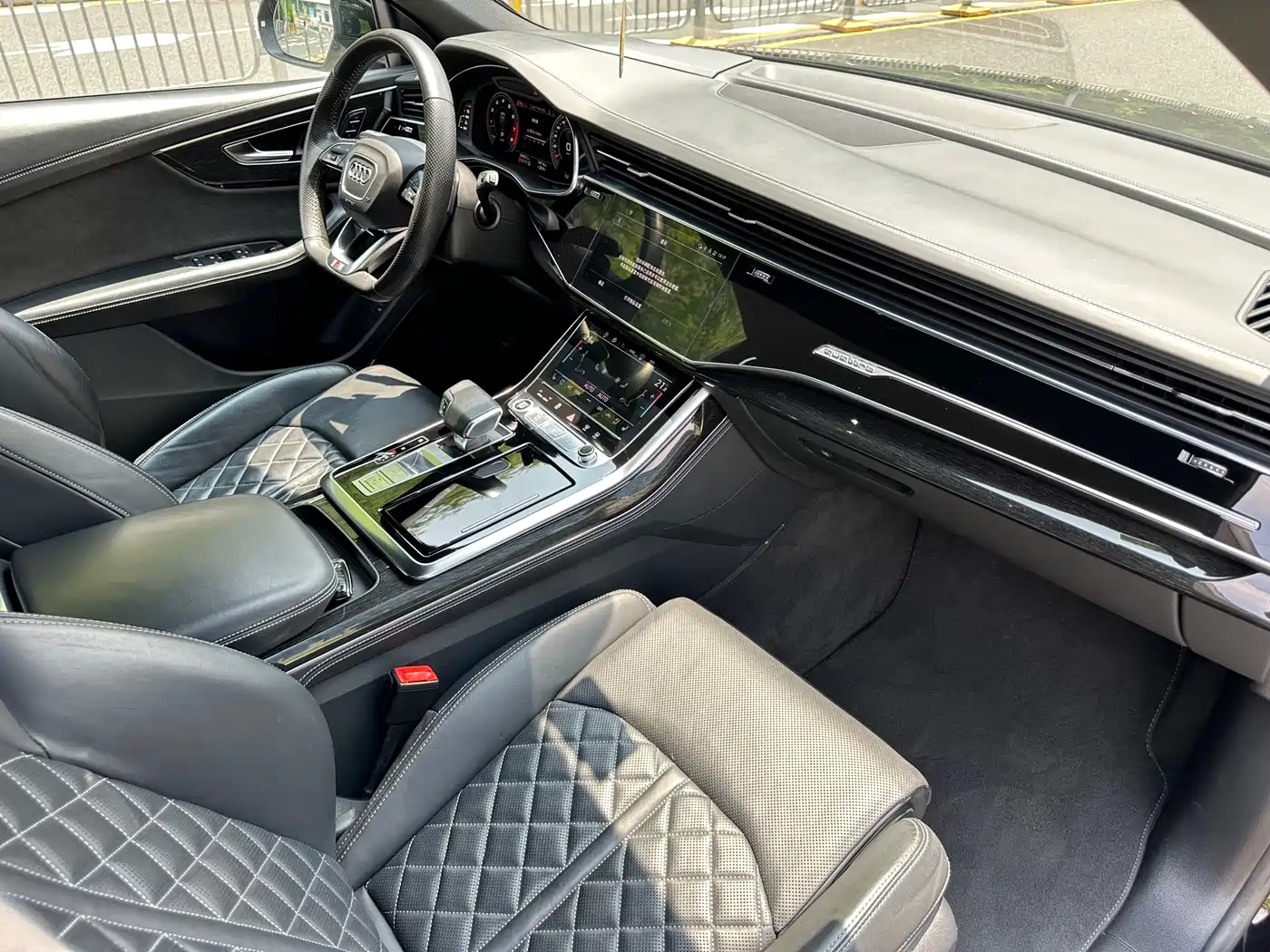 Audi Q8 2021 55 TFSI Dark Knight Limited Edition фото 15