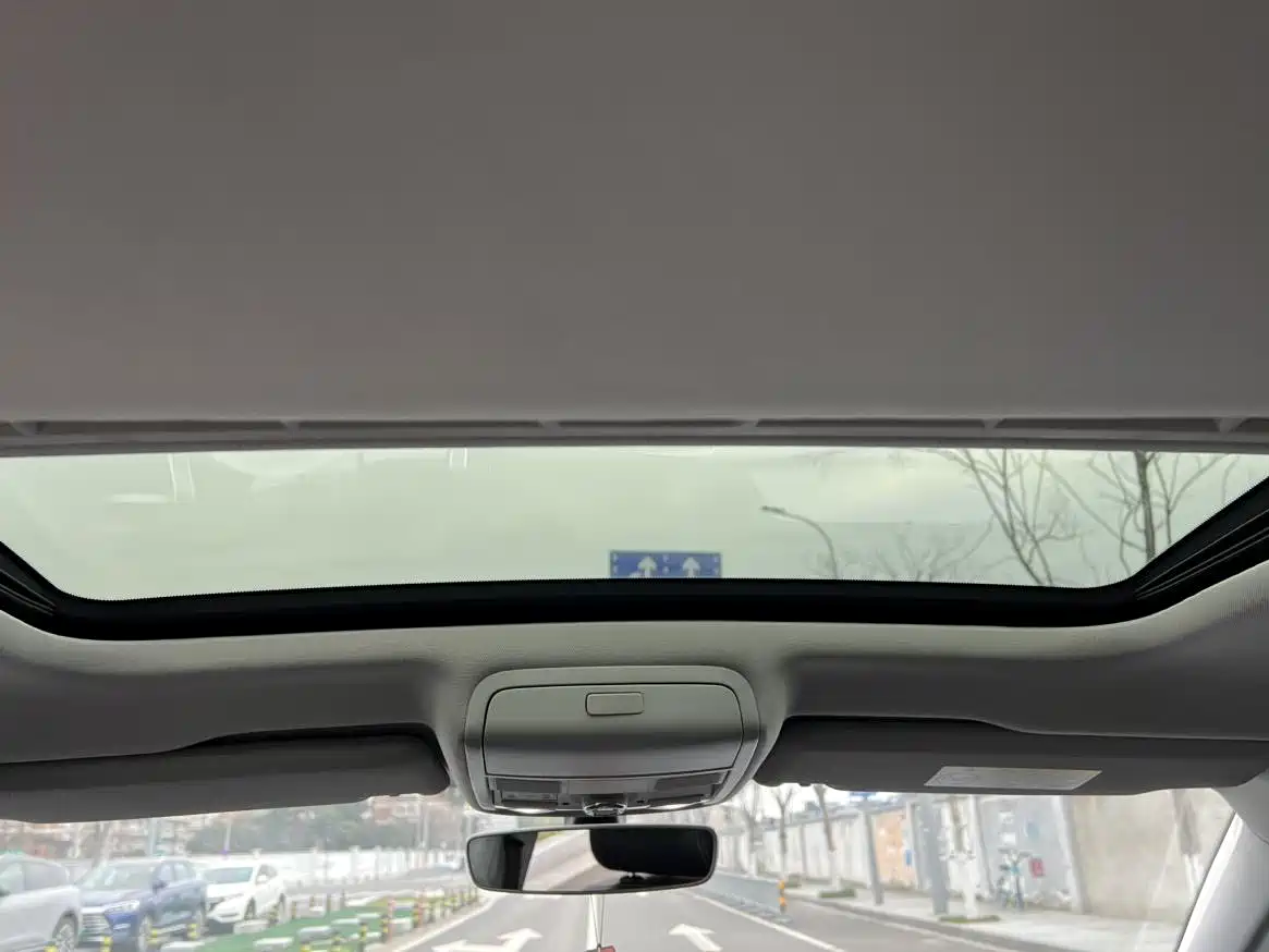 Volkswagen Passat 2017 330TSI DSG Luxury фото 13