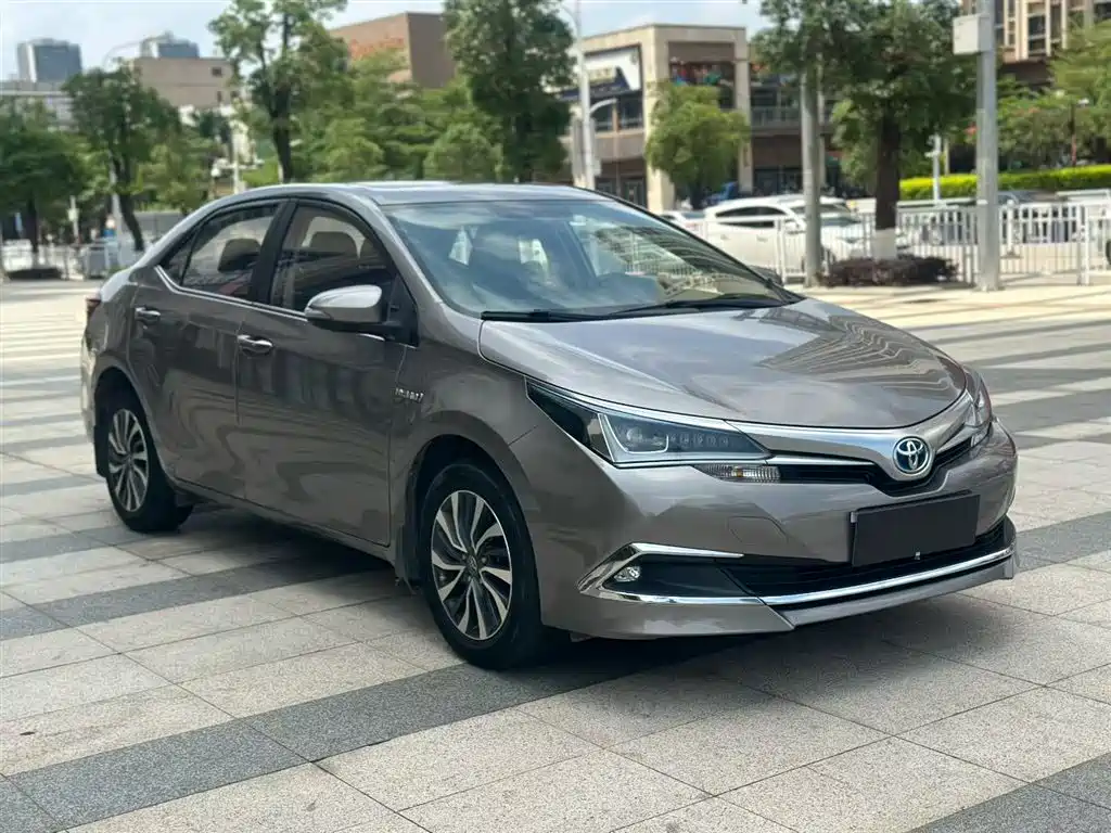 Toyota Corolla 2019 Hybrid 1.8L E-CVT GL-i Pioneer Edition фото 3