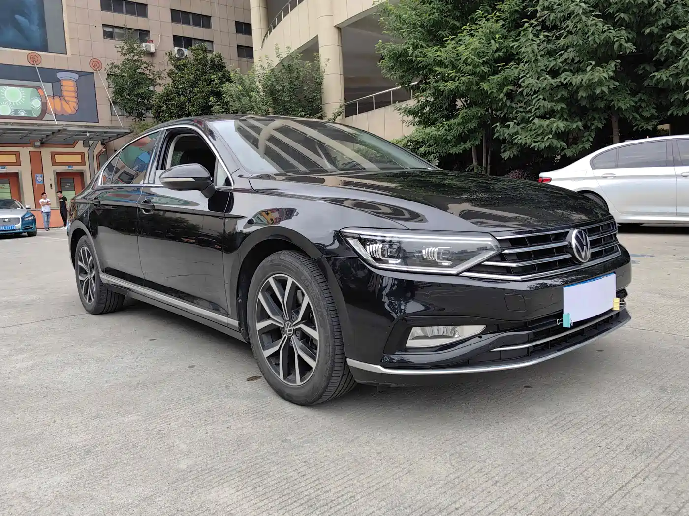 Volkswagen Magotan 2020 330TSI DSG Luxury фото 3