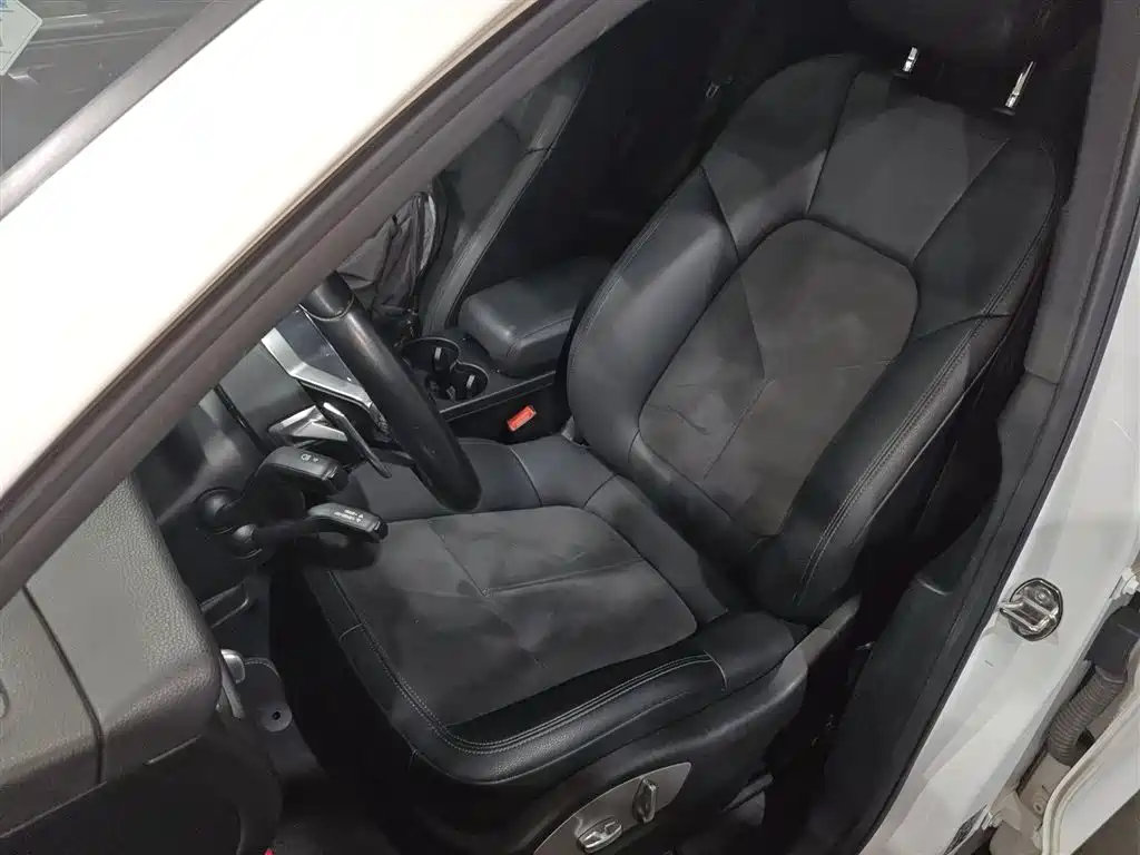 Porsche Macan 2018 Macan 2.0T фото 11