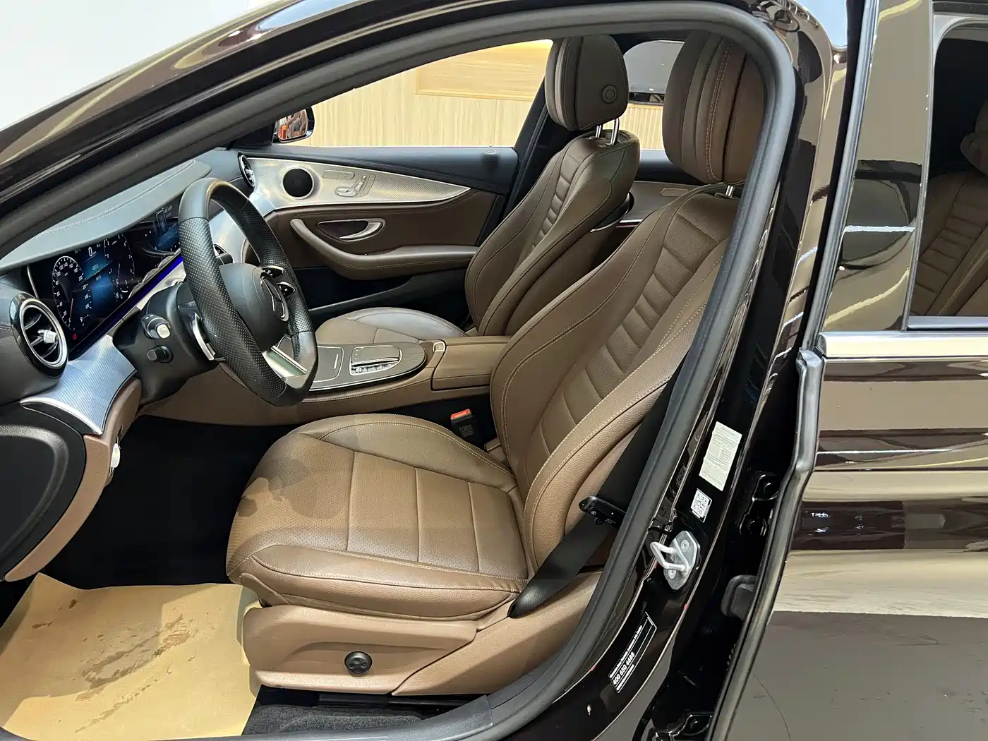 Mercedes-Benz E-Class 2023 E 300 L Sport Fashion фото 7