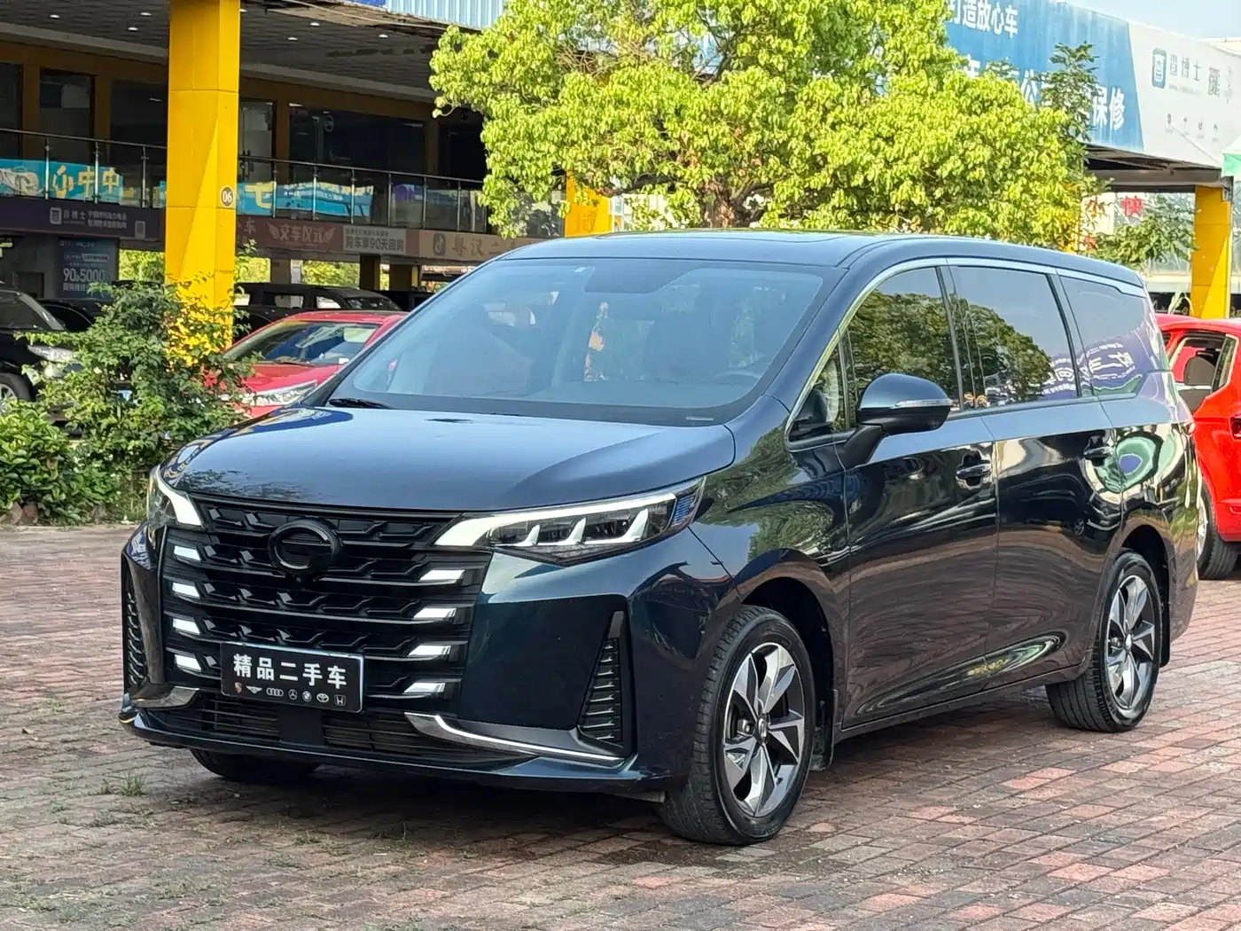 GAC Trumpchi Trumpchi M6 2021 270T DCT Premium Edition (7-seater)