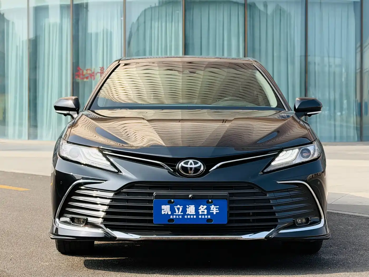 Toyota Camry 2023 2.5G Luxury Edition фото 2
