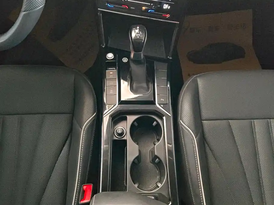 Volkswagen Passat 2024 330TSI Elite Edition фото 16