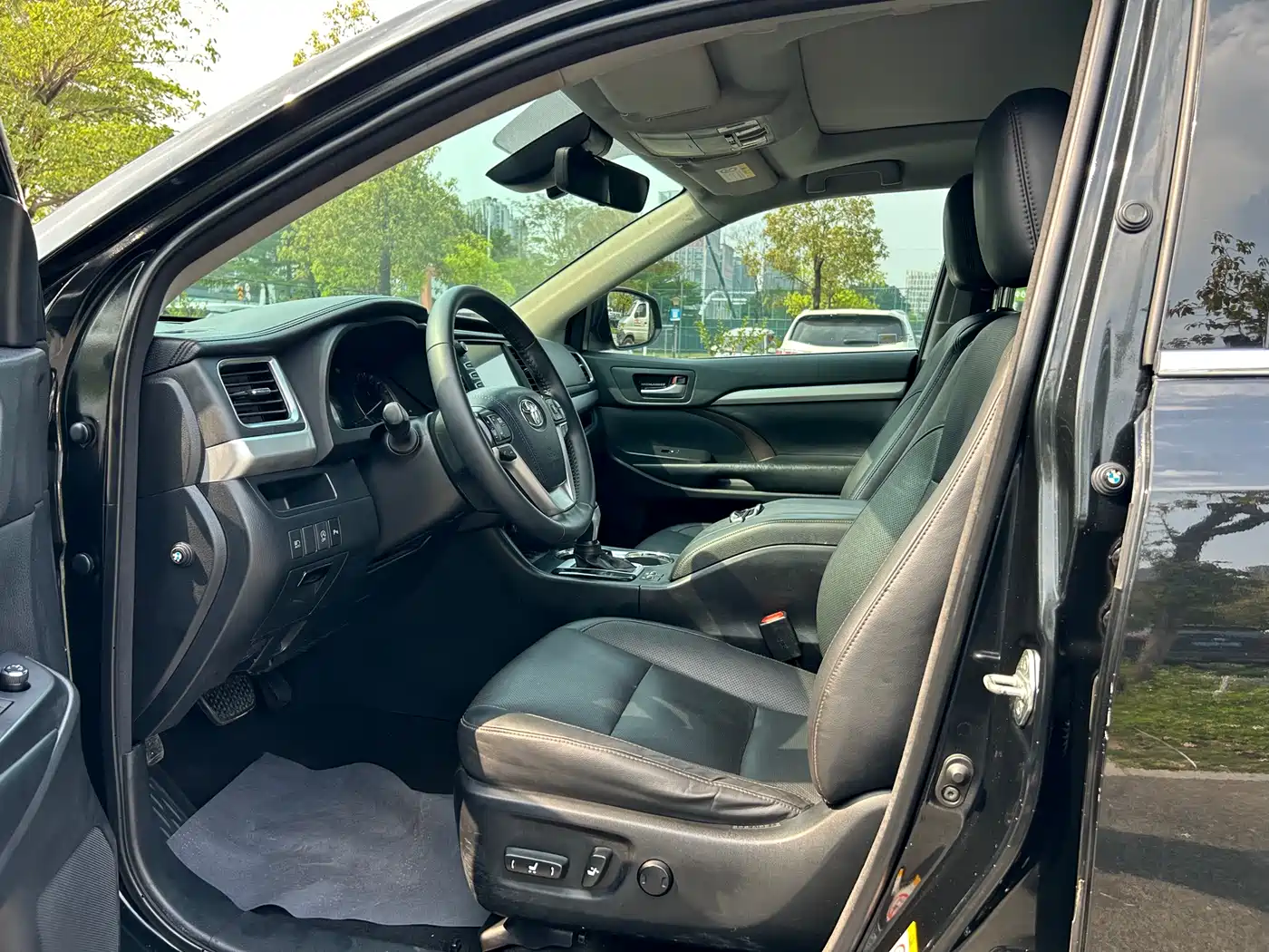 Toyota Highlander 2018 2.0T 4WD Luxury 7-seater China VI фото 7