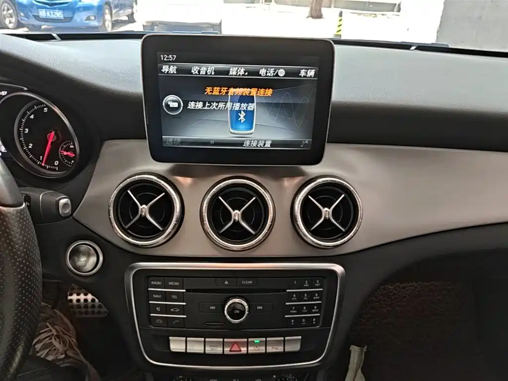Mercedes-Benz CLA (Import) 2016 Facelift CLA 220 4MATIC фото 13