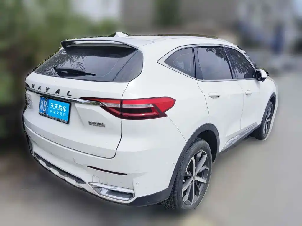 Photo 2 - Haval F7