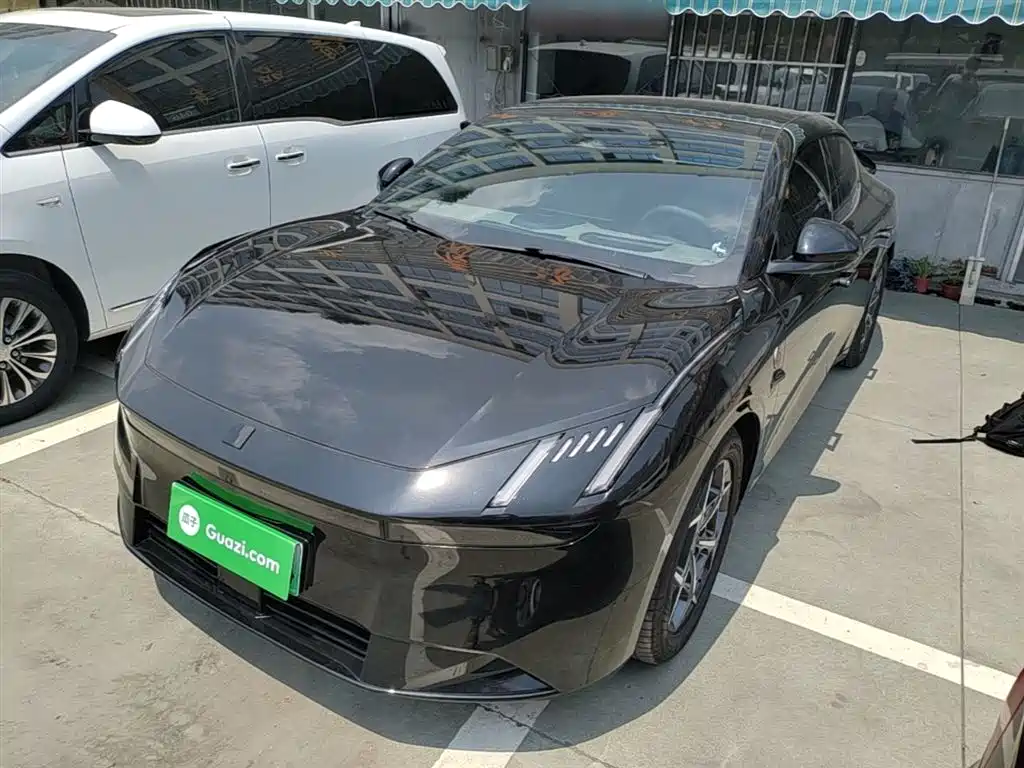 Lynk & Co Z10 2025 STARBUFF 95kWh 766km RWD фото 2