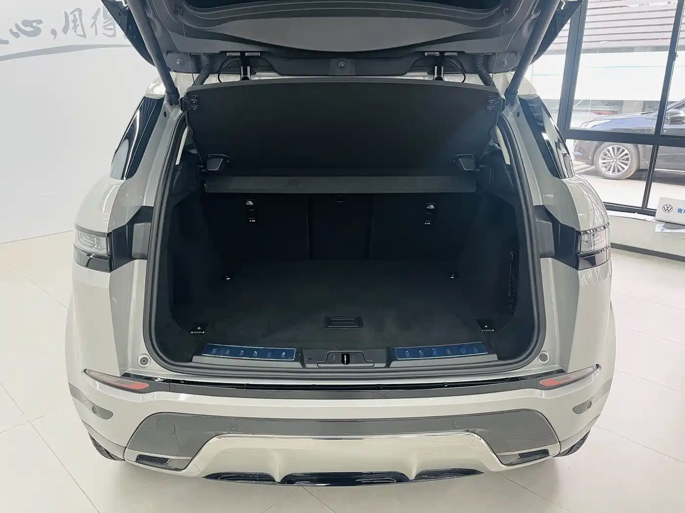 Land Rover Range Rover Evoque 2022 Facelift Range Rover Evoque L 249PS R-Dynamic Luxury фото 15