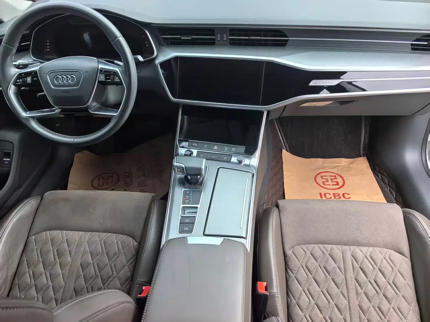 Фото 10 - Audi A7L