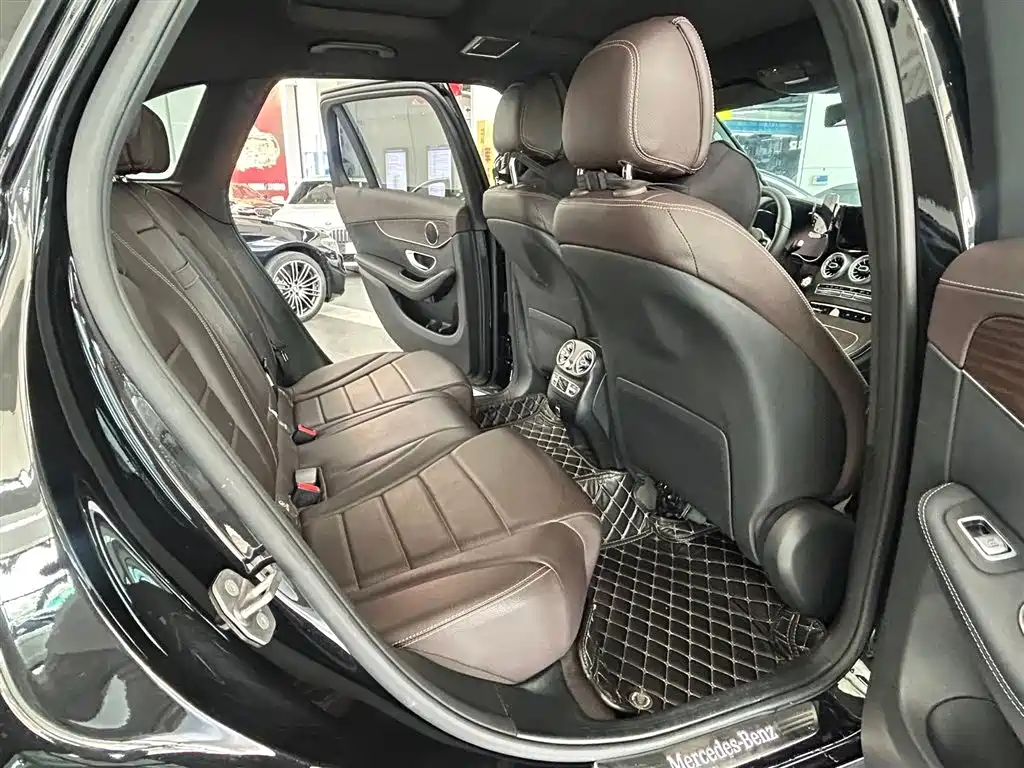 Mercedes-Benz GLC 2022 Facelift GLC 260 L 4MATIC Luxury Model фото 8