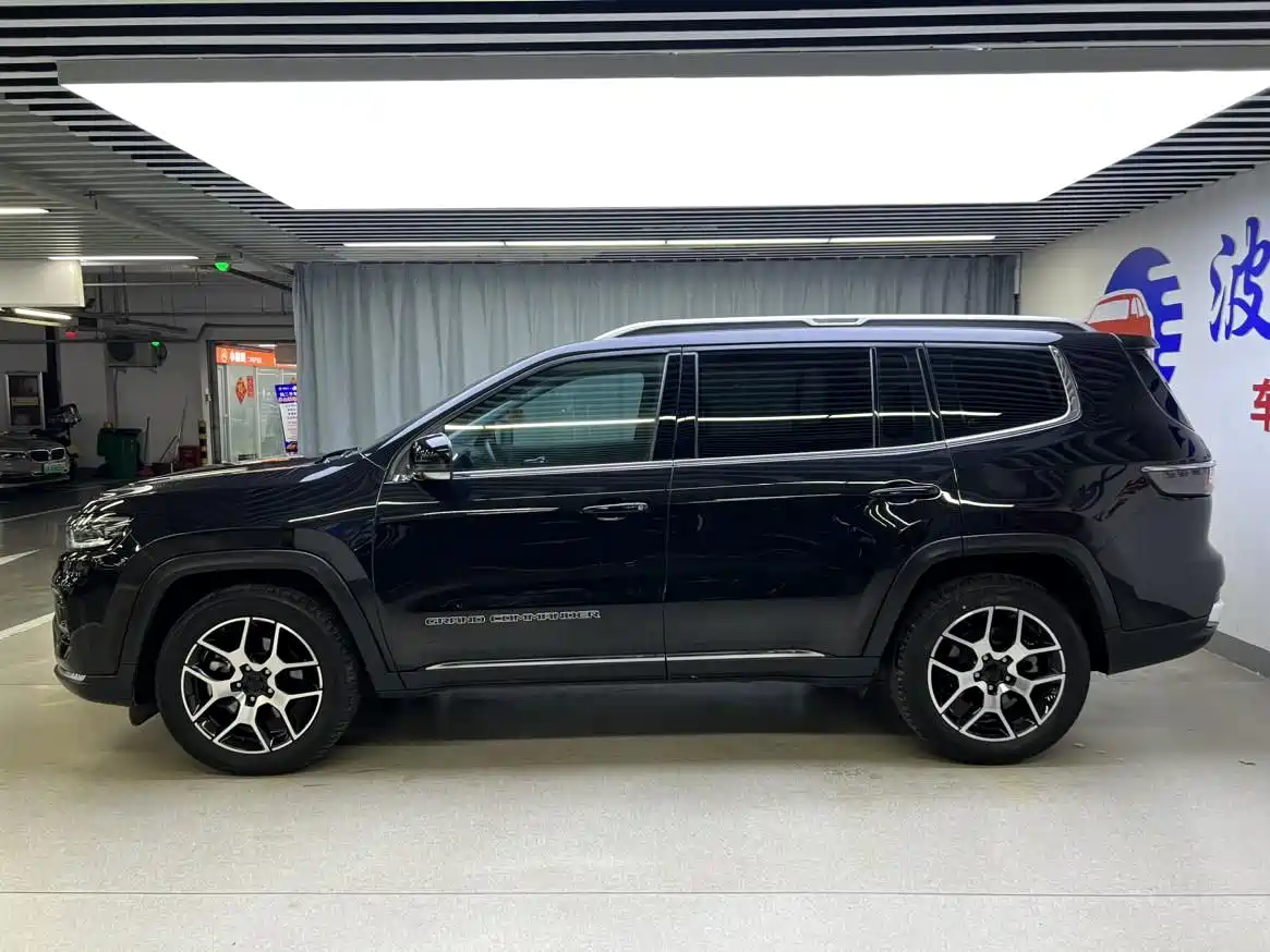 JEEP GRAND COMMANDER