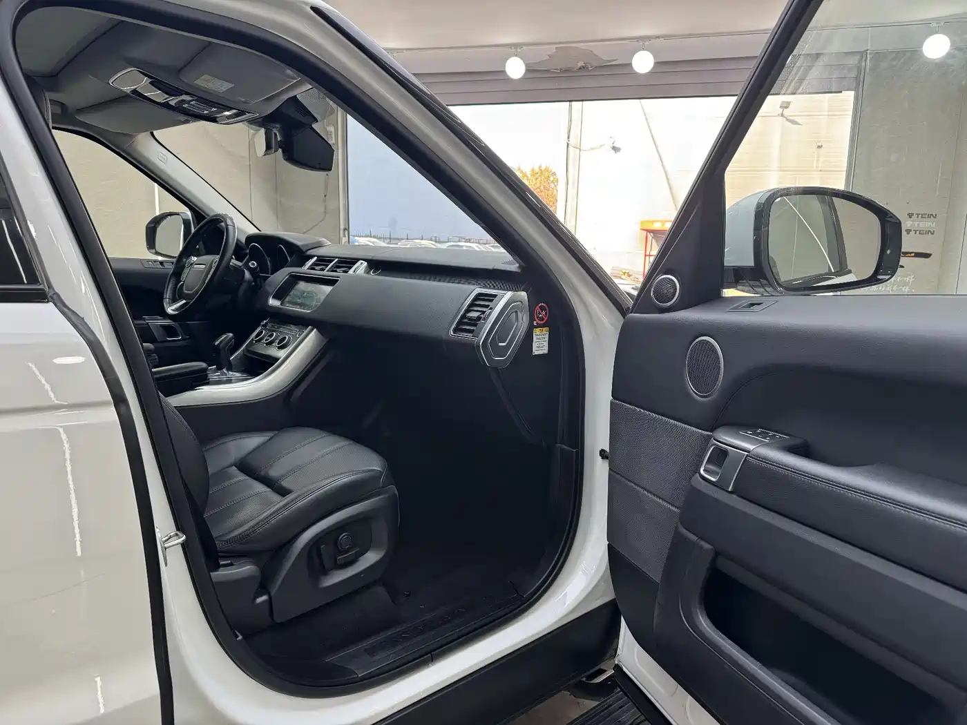 Land Rover Range Rover Sport 2017 3.0 SC V6 SE фото 31