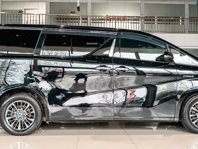Toyota Vellfire 2020 Twin Engine 2.5L HV Luxury Edition фото 4