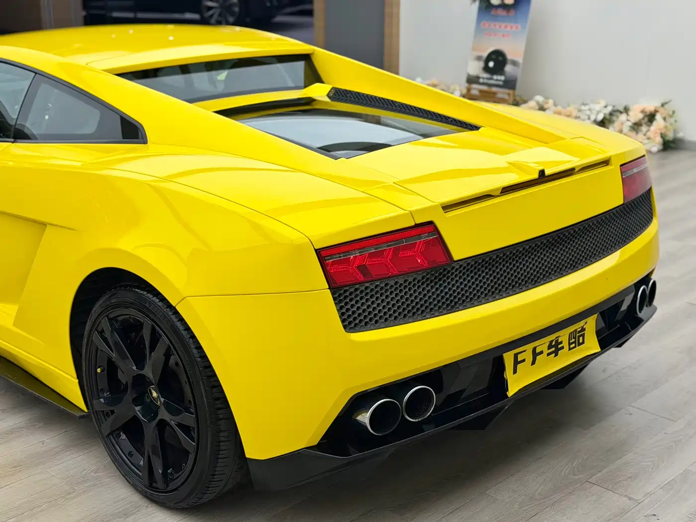 Lamborghini Gallardo 2012 LP 560-4 Gold Edition фото 5