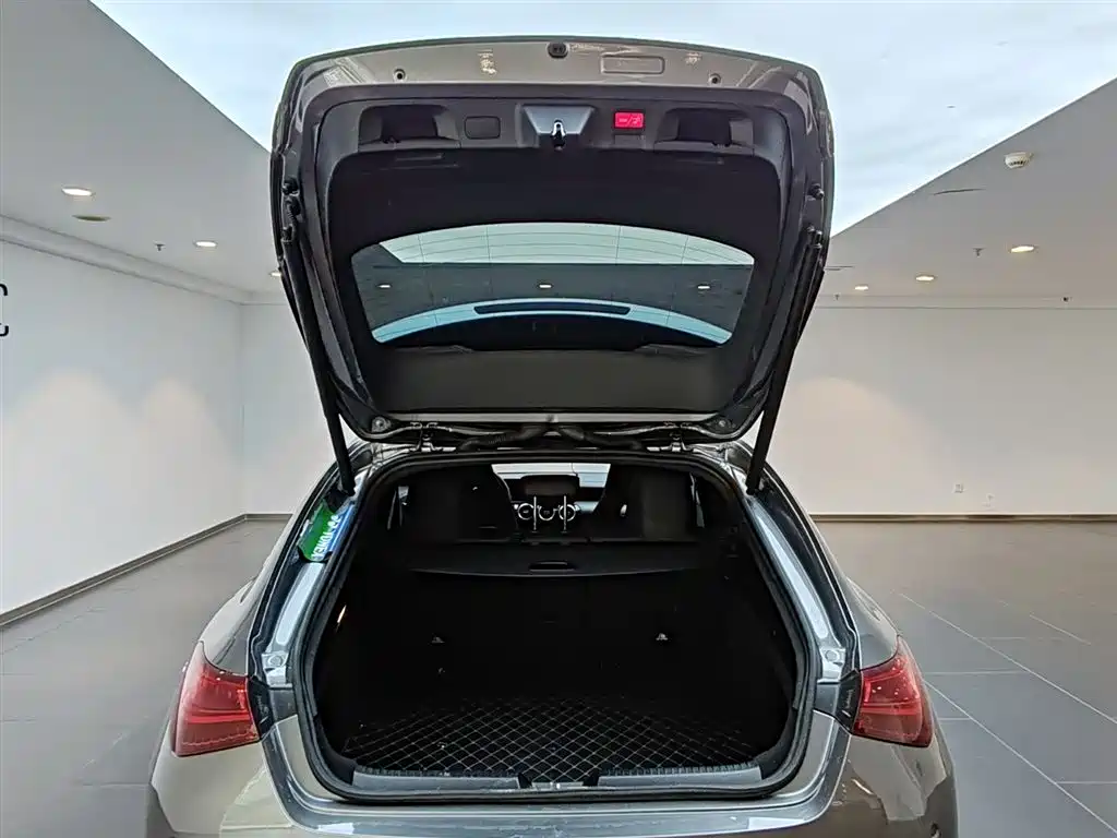 MERCEDES-BENZ CLA (IMPORT)