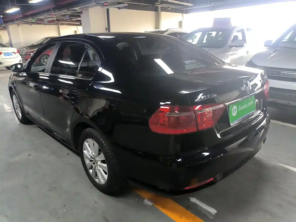 Volkswagen Lavida 2013 Facelift Classic 1.6L Automatic Comfort фото 5