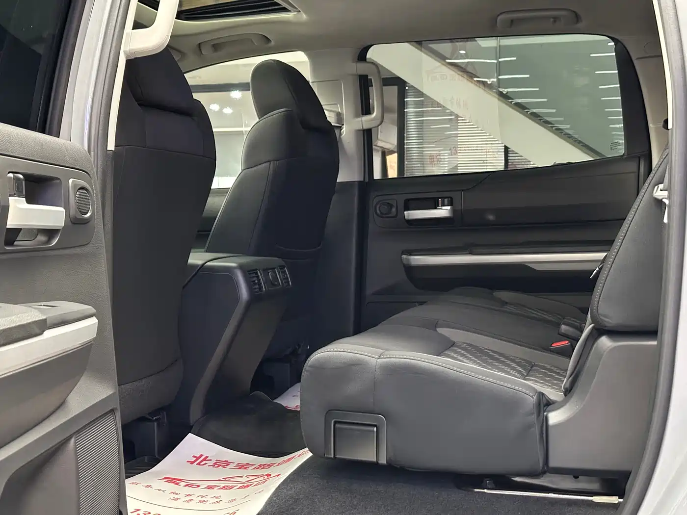Toyota Tundra фото 7