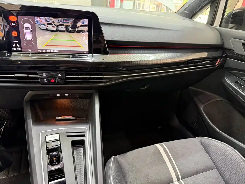 Volkswagen Golf 2021 280TSI DSG R-Line фото 12