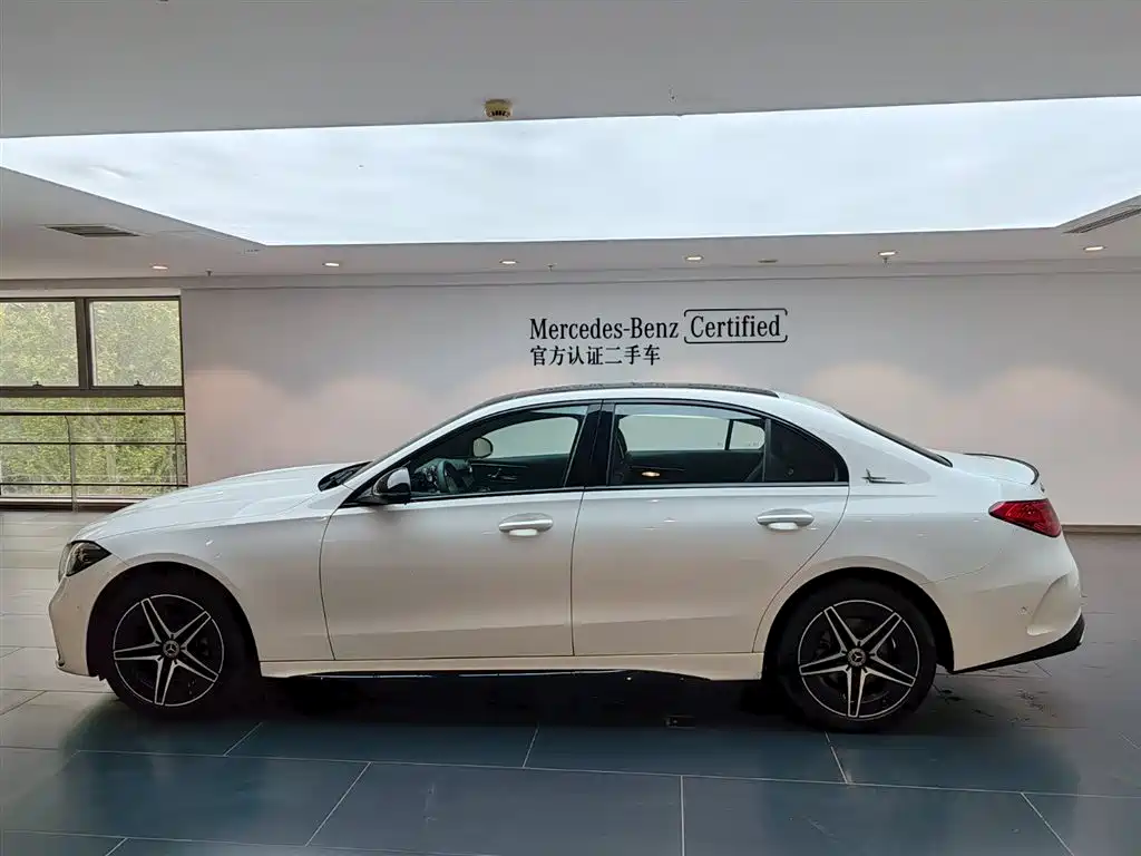 Mercedes-Benz C-Class 2024 C 260 L Night Edition Sport фото 7