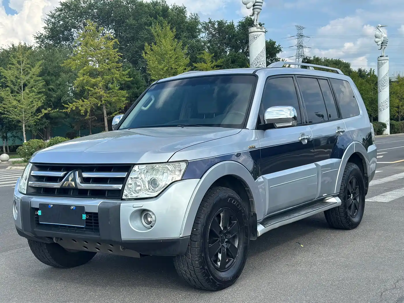Mitsubishi Pajero (Import) 2008 2007 3.8 5-door GLS Flagship Entertainment