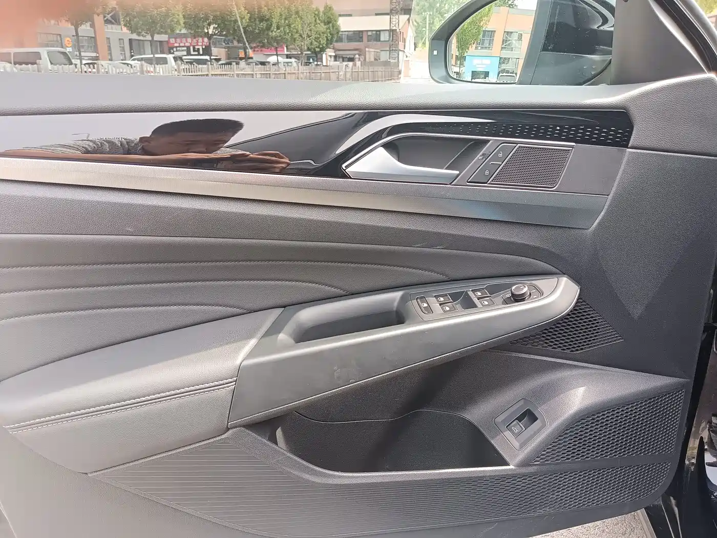 Volkswagen Passat 2024 380TSI Dragon Soaring Edition фото 16