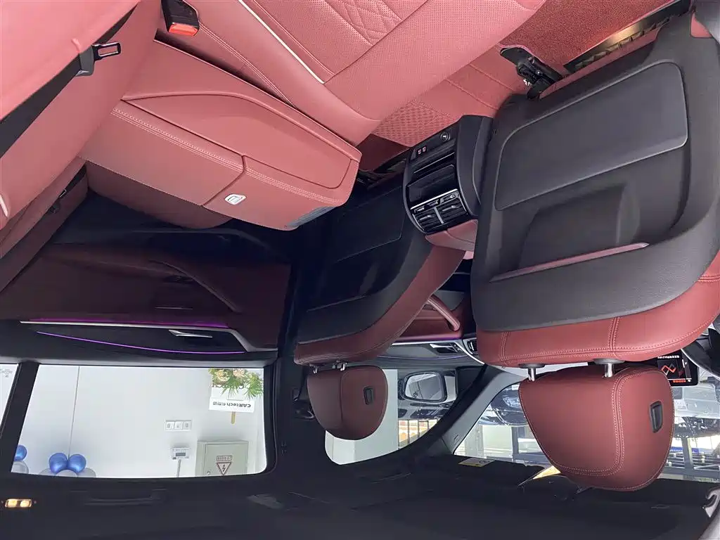 BMW 5 Series 2023 530Li Leading M Sport Package фото 6