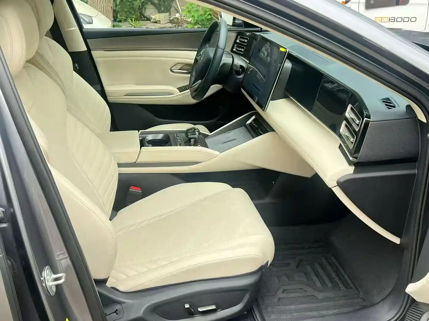 BYD Qin L 2024 DM-i 120KM Superior Edition фото 3