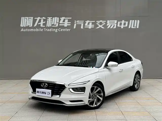 Hyundai Mistra 2021 1.8L CVT LUX Premium