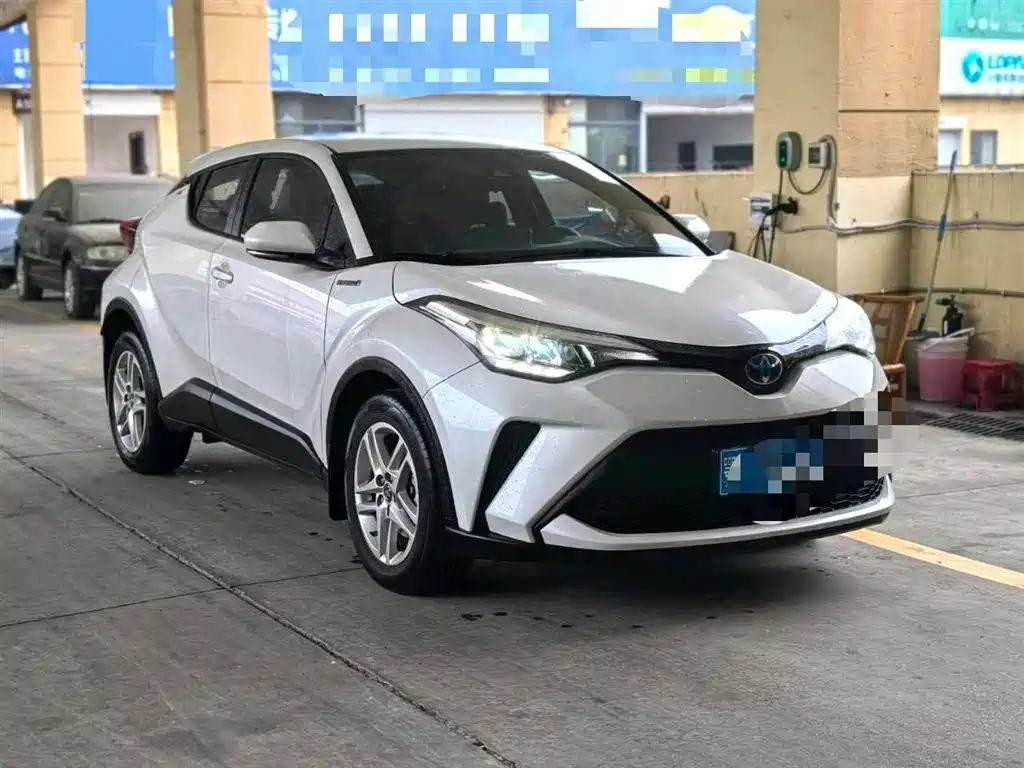 Toyota C-HR 2021 Dual Engine 2.0L E-CVT Comfort Edition фото 2