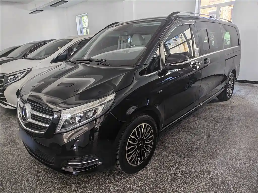Mercedes-Benz V-Class 2017 Model V 260 L Premium Extended Edition