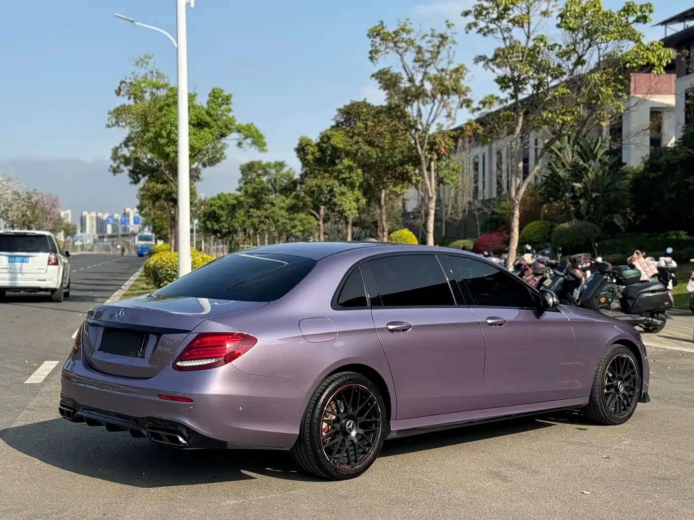 Mercedes-Benz E-Class 2019 E 200 L Sport 4MATIC фото 16