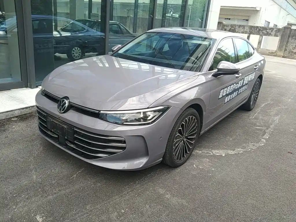 Volkswagen Passat 2025 Model Pro 380TSI Starlight Dragon Premium Edition