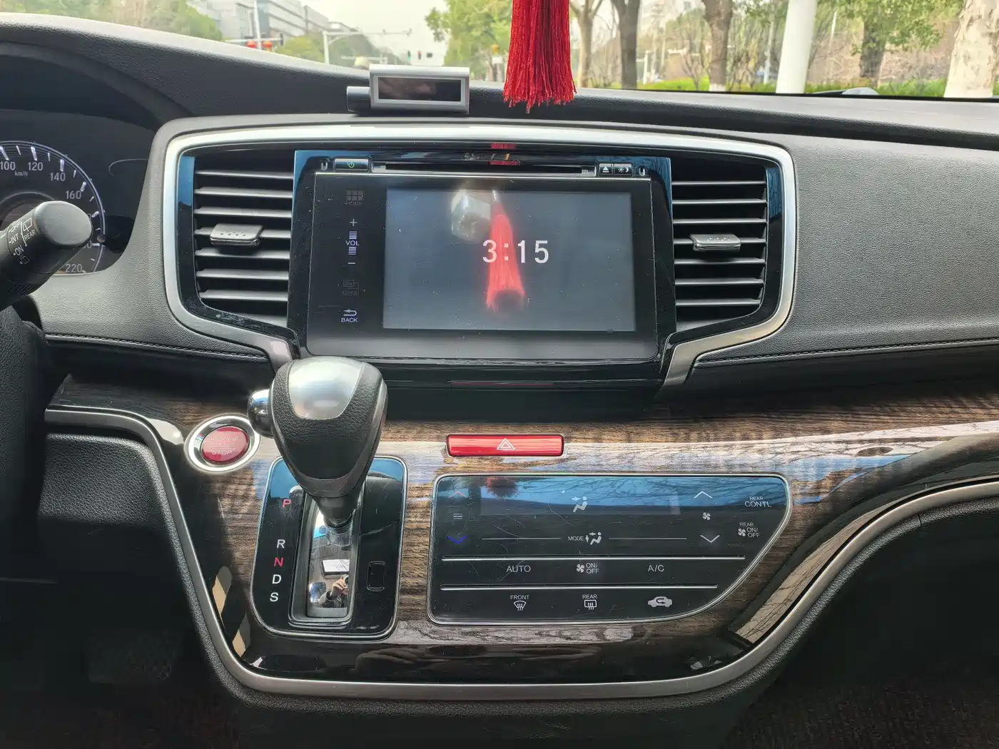 Honda Odyssey 2015 Facelift 2.4L Smart Enjoyment Edition фото 9