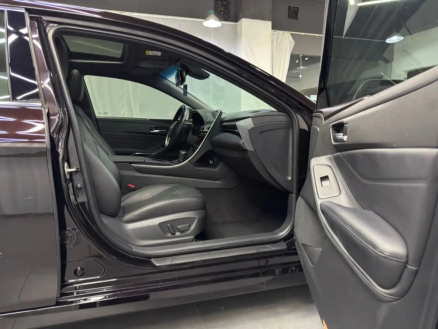 Toyota Avalon 2021 2.5L Luxury Edition фото 10