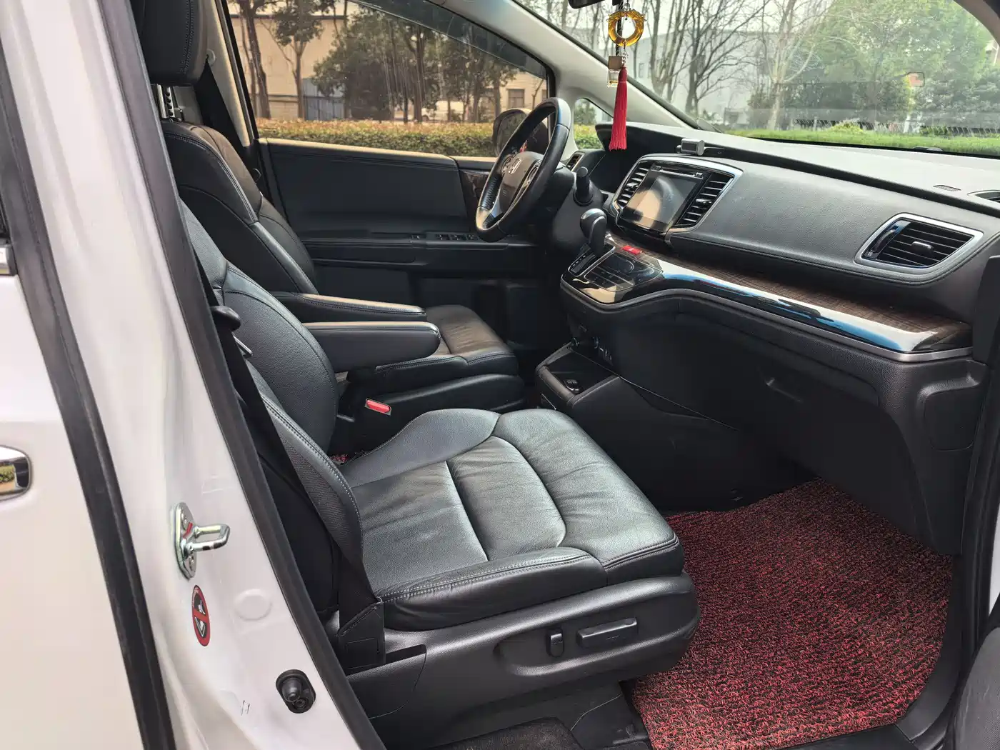 Honda Odyssey 2015 Facelift 2.4L Smart Enjoyment Edition фото 14