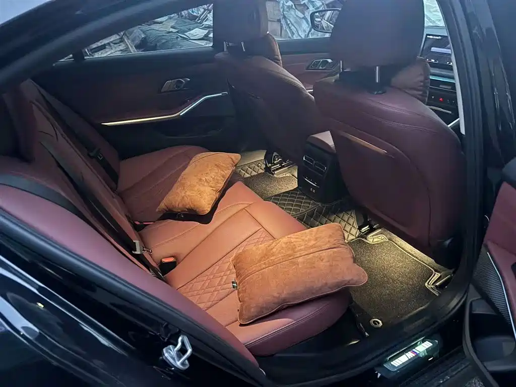 BMW 3 Series 2025 325Li M Sport Package фото 8