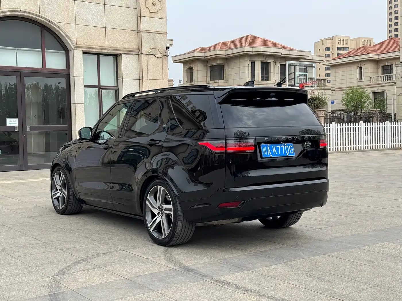 Land Rover Discovery 2024 Model 360PS Dynamic HSE фото 8