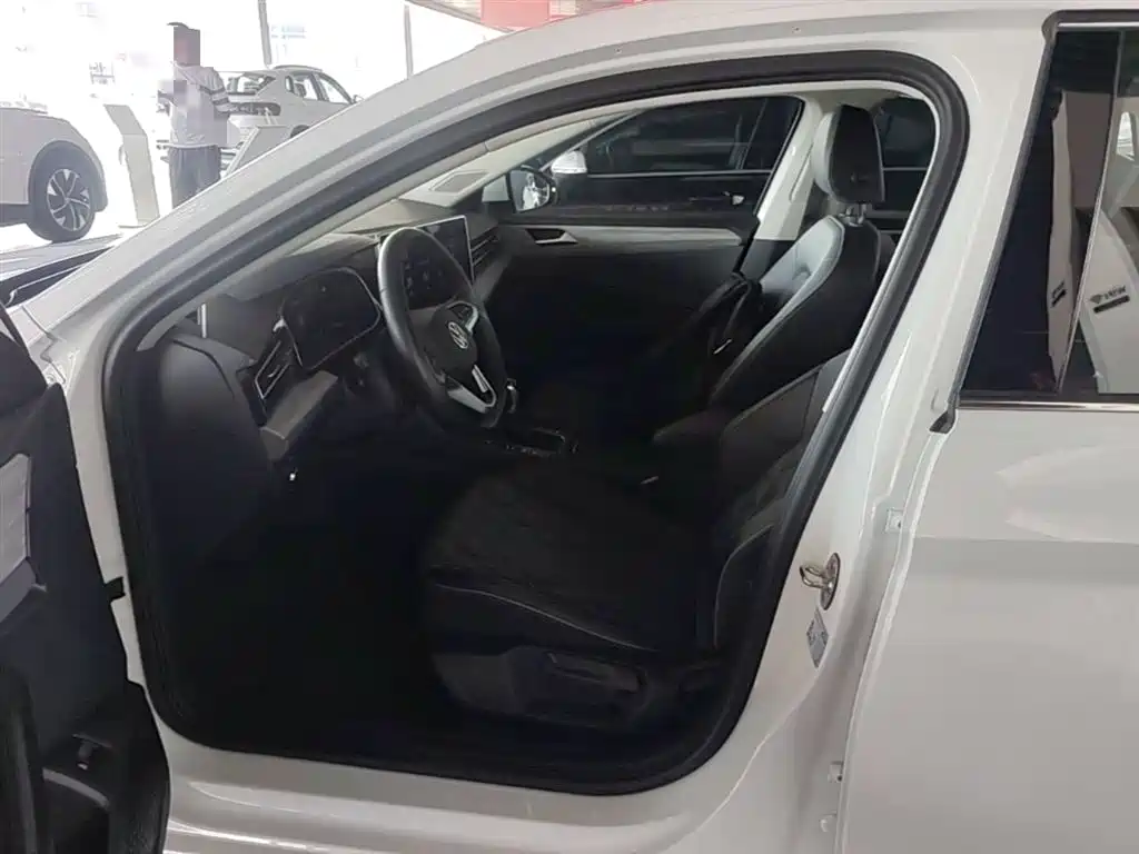 Volkswagen Sagitar 2023 300TSI DSG Surpassing Edition фото 15