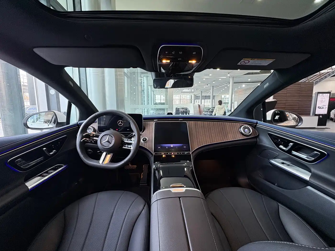 Mercedes-Benz EQE 2025 500 4MATIC Pioneer фото 5