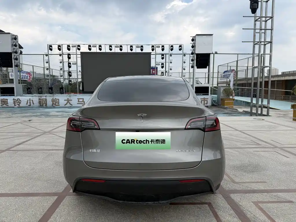 Фото 4 - Tesla Model Y