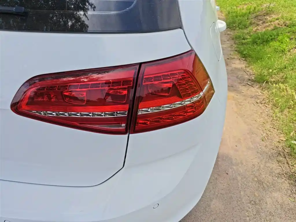 Volkswagen Golf 2015 1.6L Automatic Comfort фото 8