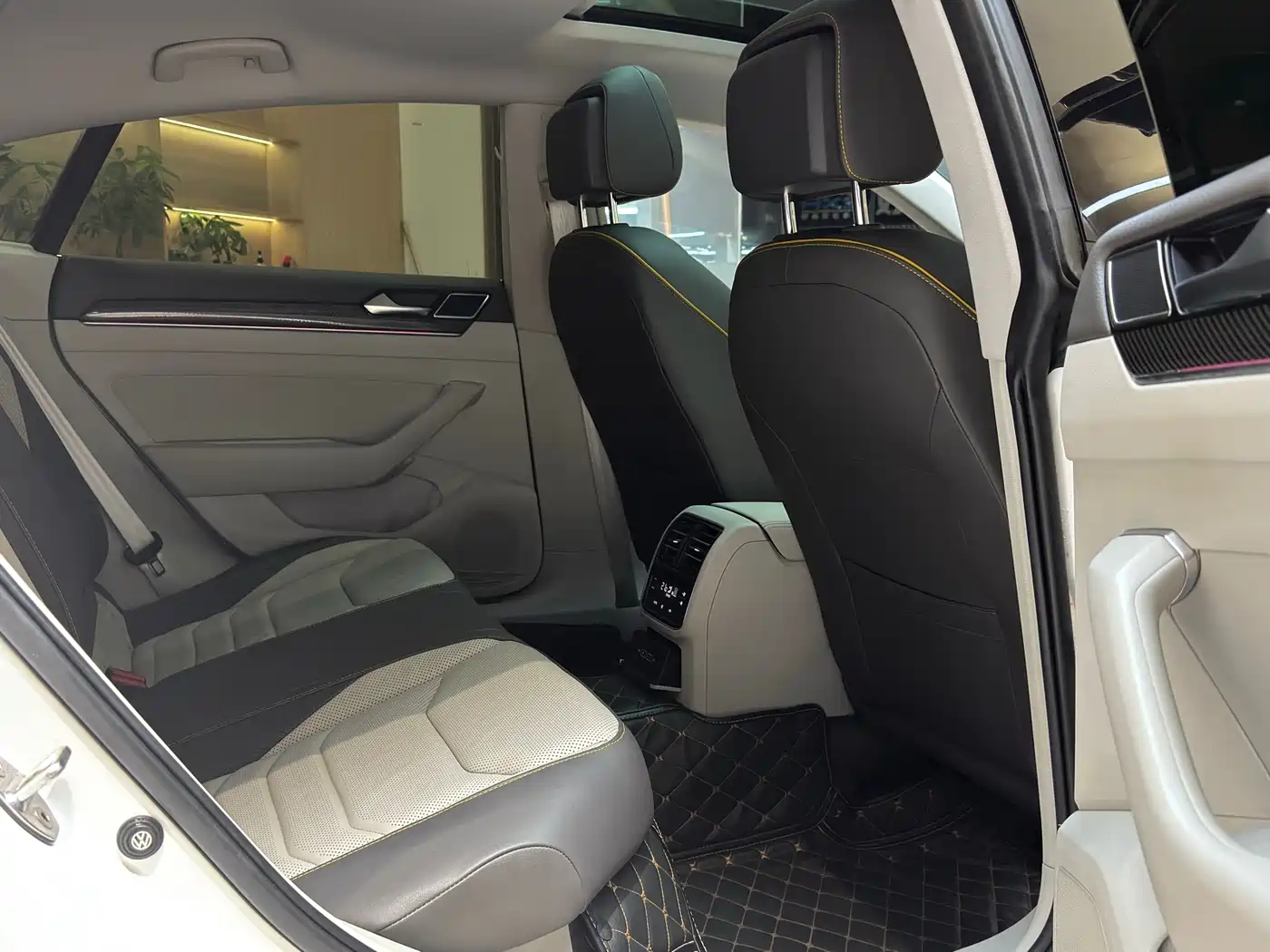 Volkswagen FAW-Volkswagen CC 2019 380TSI Radiance Edition China VI фото 14