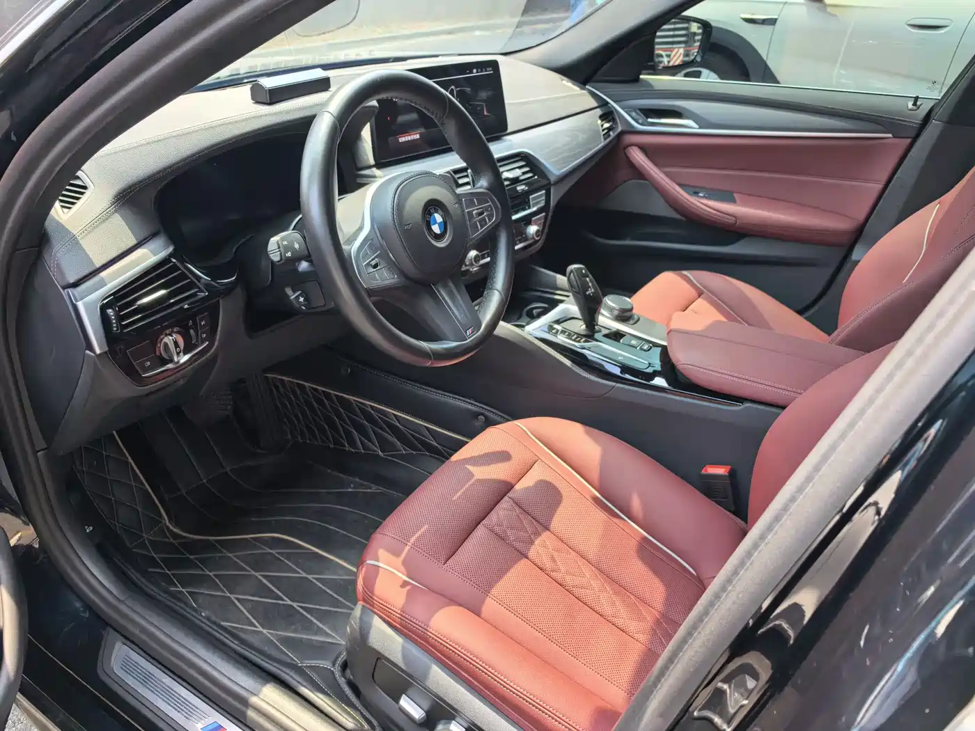 BMW 5 Series 2023 Facelift 530Li Leading M Sport Package фото 9