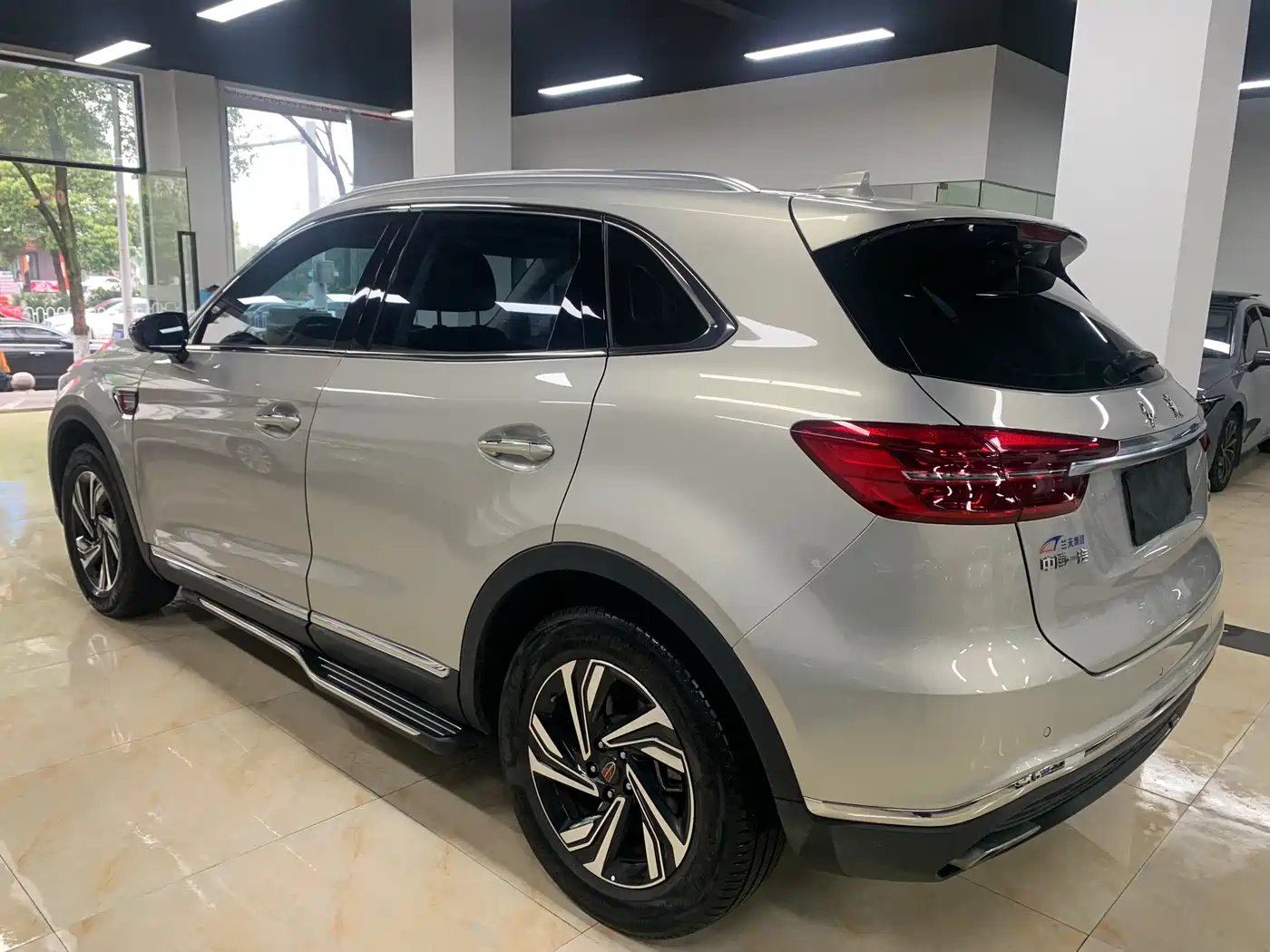 Hongqi HS5 2022 Facelift 2.0T Smart Flag Enjoyment Edition фото 16
