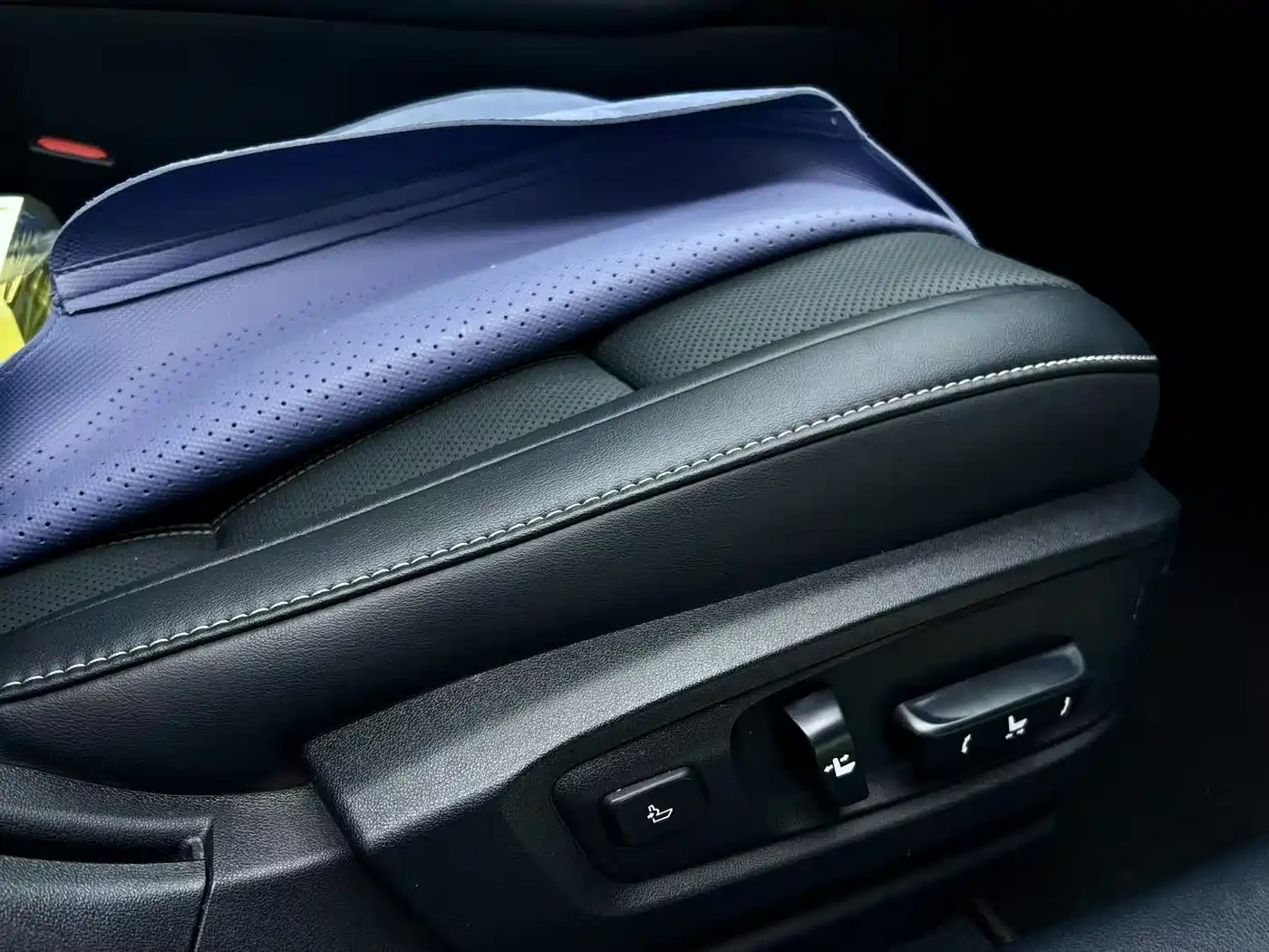 Lexus ES 2015 200 Elite Edition фото 10