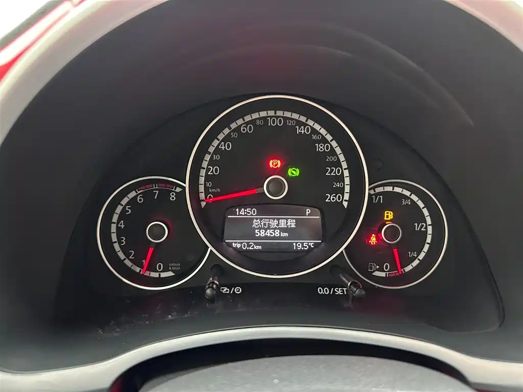 Volkswagen Beetle 2014 1.4TSI Fashion Edition фото 11
