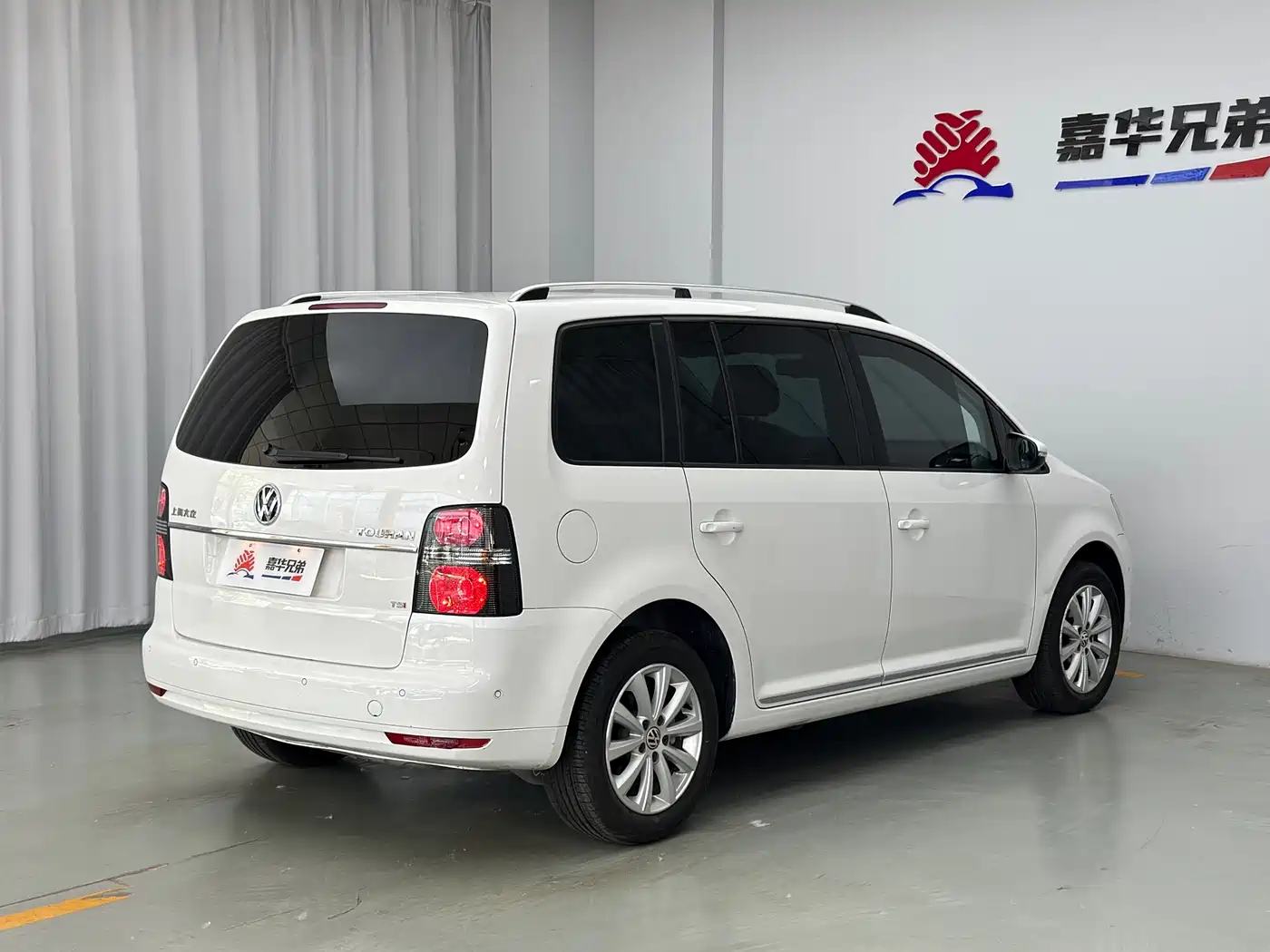 Volkswagen Touran 2015 1.4T DSG Flagship Edition 5-seater фото 9